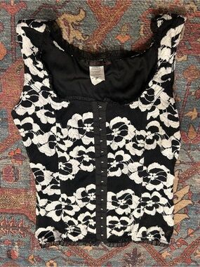MCM 90s Petite Black & White Floral Lace Sleeveless Top M